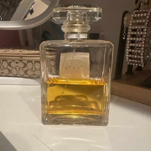 CHANEL No. 5 Eau de Parfum with Gold Hue - Picture 3 of 7
